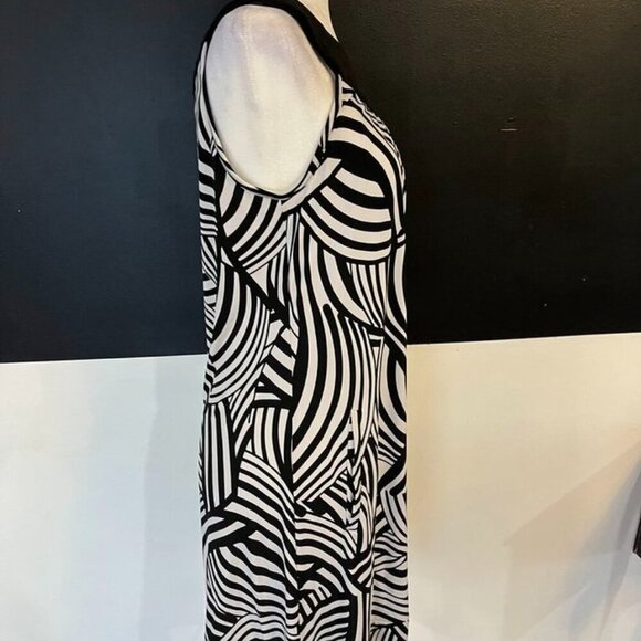 White House Black Market Graphic Print Dress | Size 2 | With Pockets - Picture 11 of 14